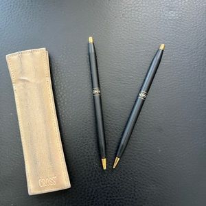 Vintage women’s matte black gold leaf scroll Cross Pen and Pencil set.
